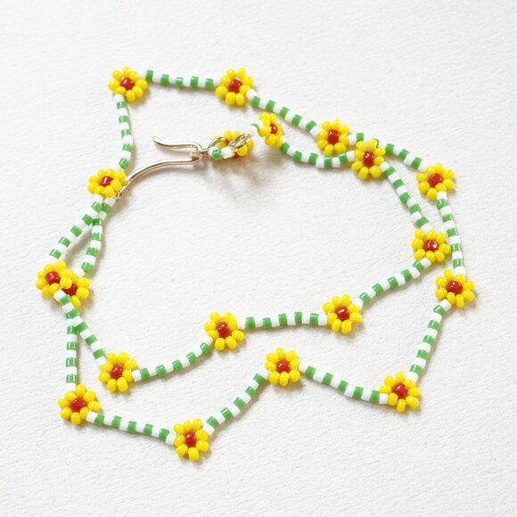 Roxanne Assoulin Daisy Necklace - Picture 1 of 1